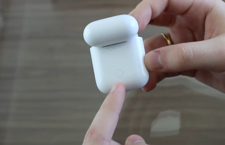 airpods pro 2 connecting while in case